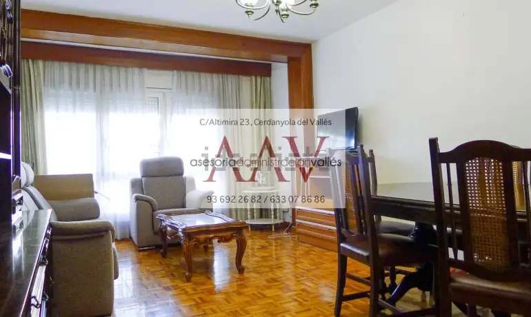 Piso en venta en avenida de la Primavera