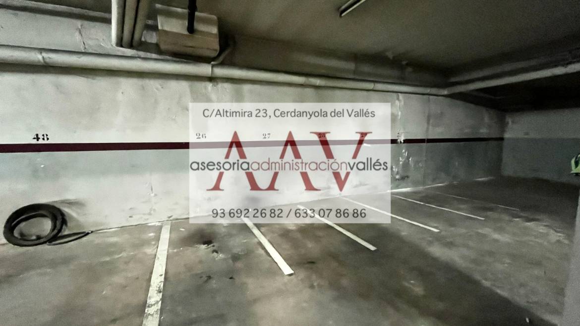 Plazas de aparcamiento de moto en centro de Cerdanyola del Vallés