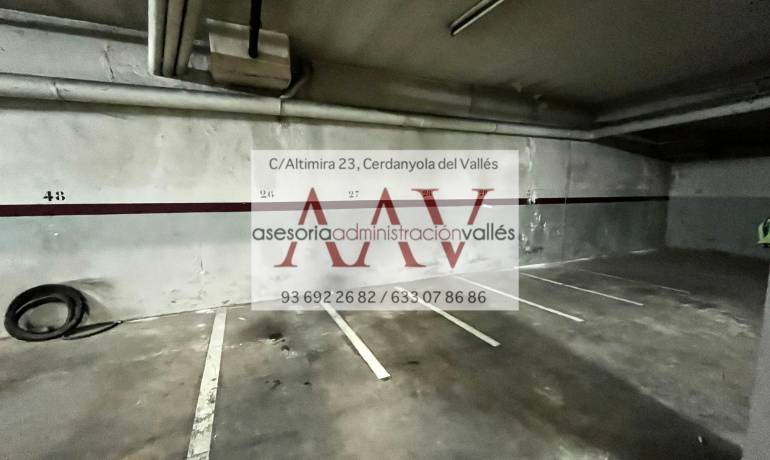 Plazas de aparcamiento de moto en centro de Cerdanyola del Vallés