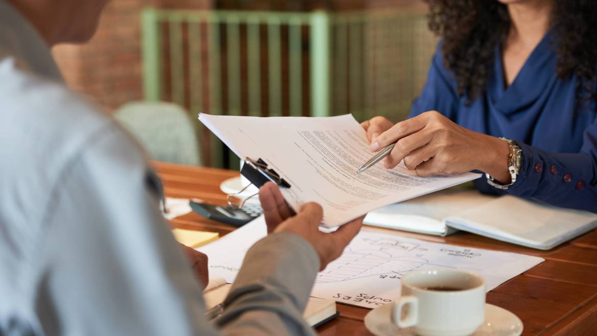 ¿Cuál es la diferencia entre un contrato de alquiler de larga duración y un contrato de alquiler de temporada?