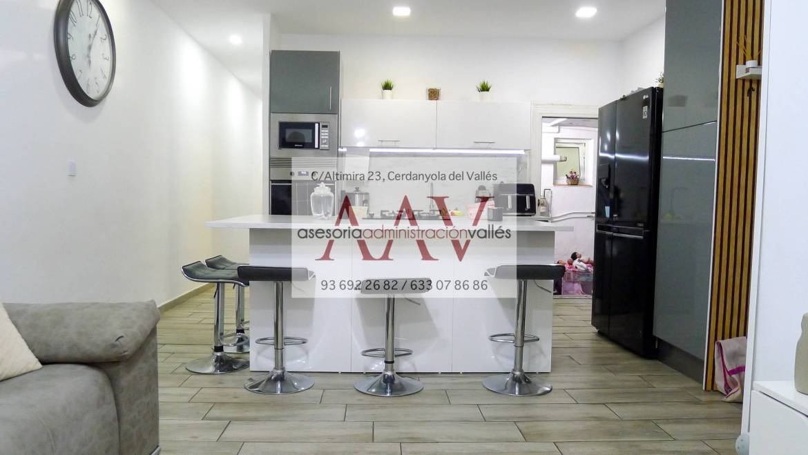 Vivienda + local con terraza en venta en Ripollet