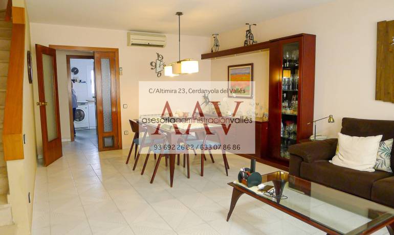 Casa adosada en venta en Cerdanyola